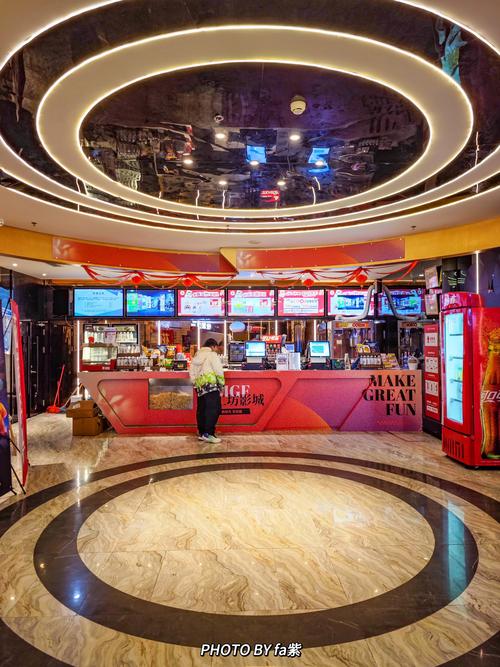 基于最近电影院上映的电影（如《哪吒之魔童闹海》《蛟龙行动》《唐探1900》等），为您生成的SEO标题如下：

**2025春节档热映电影推荐：哪吒2、蛟龙行动、唐探1900口碑票房双爆，附最新排片与购票指南**