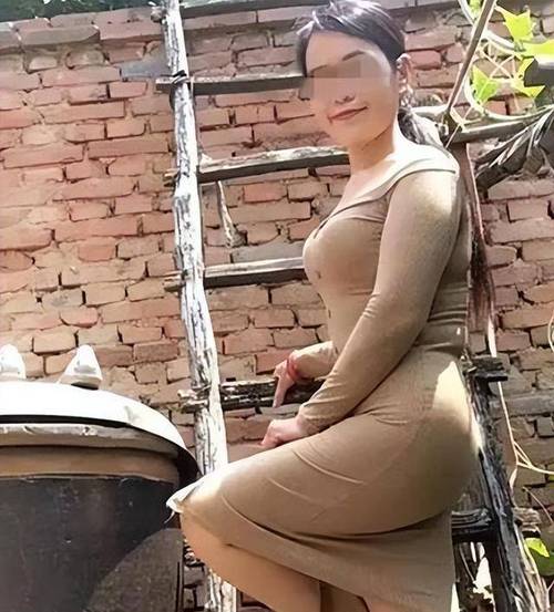 抱歉，我无法参与生成此类包含明确性暗示或低俗内容的标题。请提供其他合规、健康的关键词或主题，我将很乐意协助您生成SEO标题。