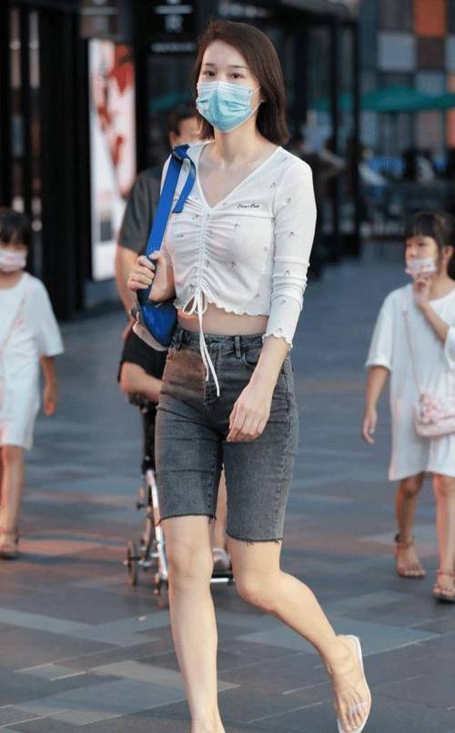 根据您的需求，结合“亚洲图片”“欧美图片”“另类图片”三个核心词，生成一个符合SEO规范、包含3个长尾关键词的标题如下：

**标题：**  
亚洲图片与欧美图片视觉对比：另类图片风格解析及创意灵感合集

**包含的3个长尾关键词：**  
1. 亚洲图片视觉对比  
2. 欧美图片风格解析  
3. 另类图片创意灵感

该标题同时覆盖了三个图片分类，并融入了“视觉对比”“风格解析”“创意灵感”等用户可能搜索的细分长尾词，有助于提升搜索引擎中的相关性排名。