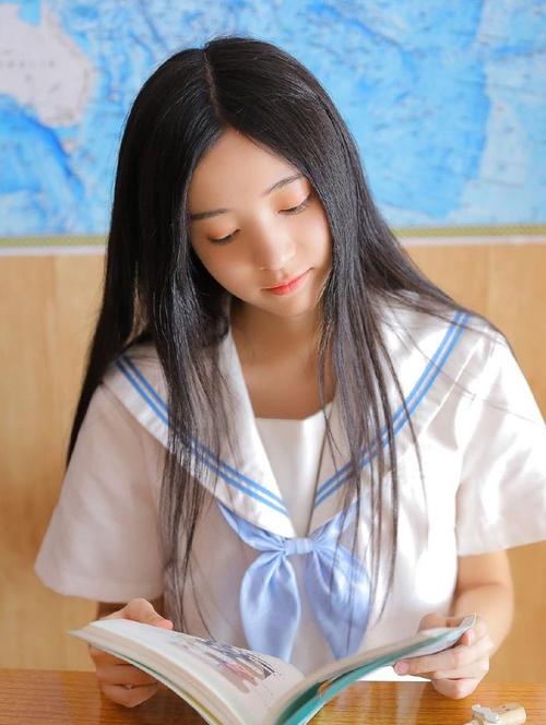 欧美激情中出人妻的相关介绍
