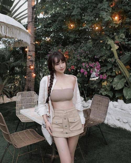 人妻少妇一级在线的相关介绍